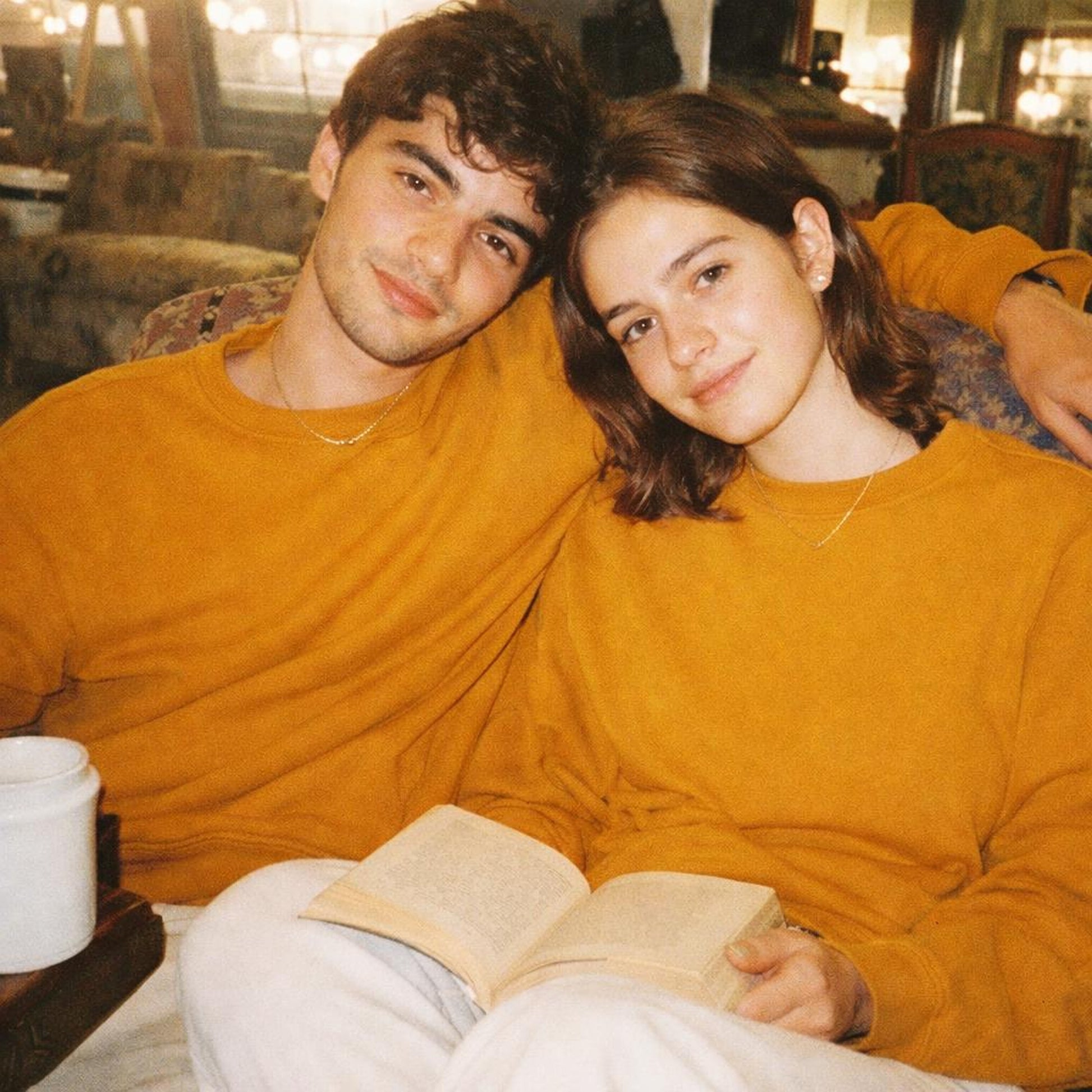 Mustard Sunburst | Sweatshirt | Retro Yellow — front view
